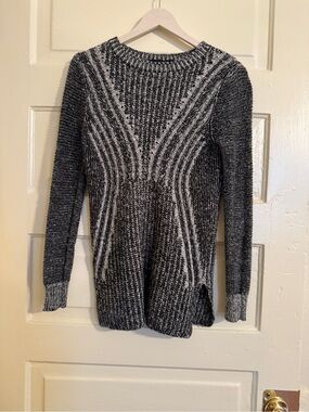 Mossimo Supply Co. Black & White Ribbed Crew Sweater